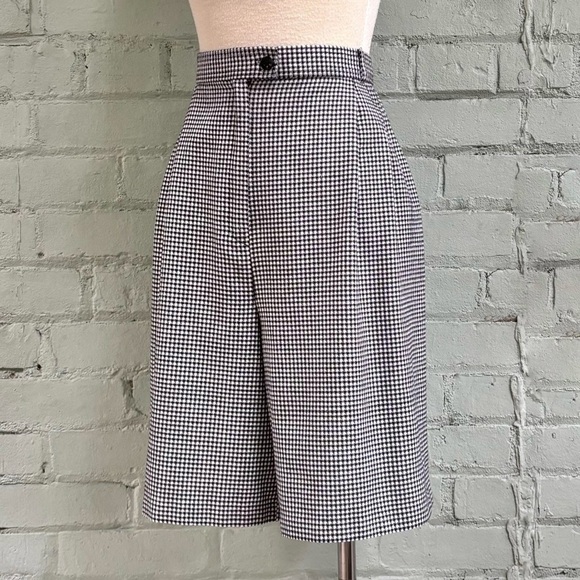 Vintage Black and White Houndstooth Knee Length High Rise Shorts - Picture 4 of 9